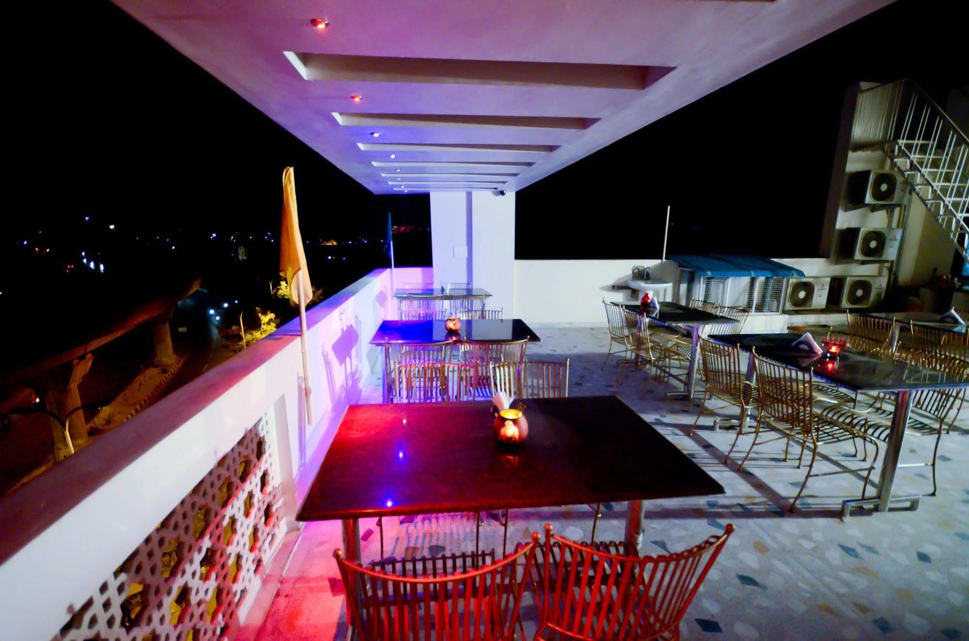 Hotel Sunday Inn Divisione di Divisione di Jaipur Esterno foto